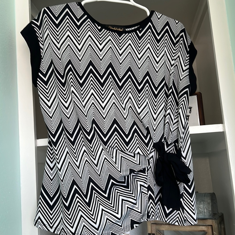 Chico's Black and White Cap Sleeve Tie Front Blouse
